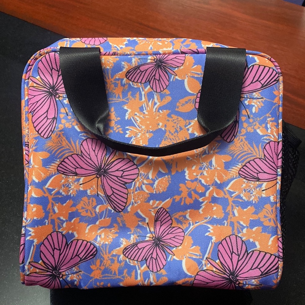 🆕Betsey Johnson Lunch tote with Mesh Pouch, Butterfly/Floral - Picture 2 of 7